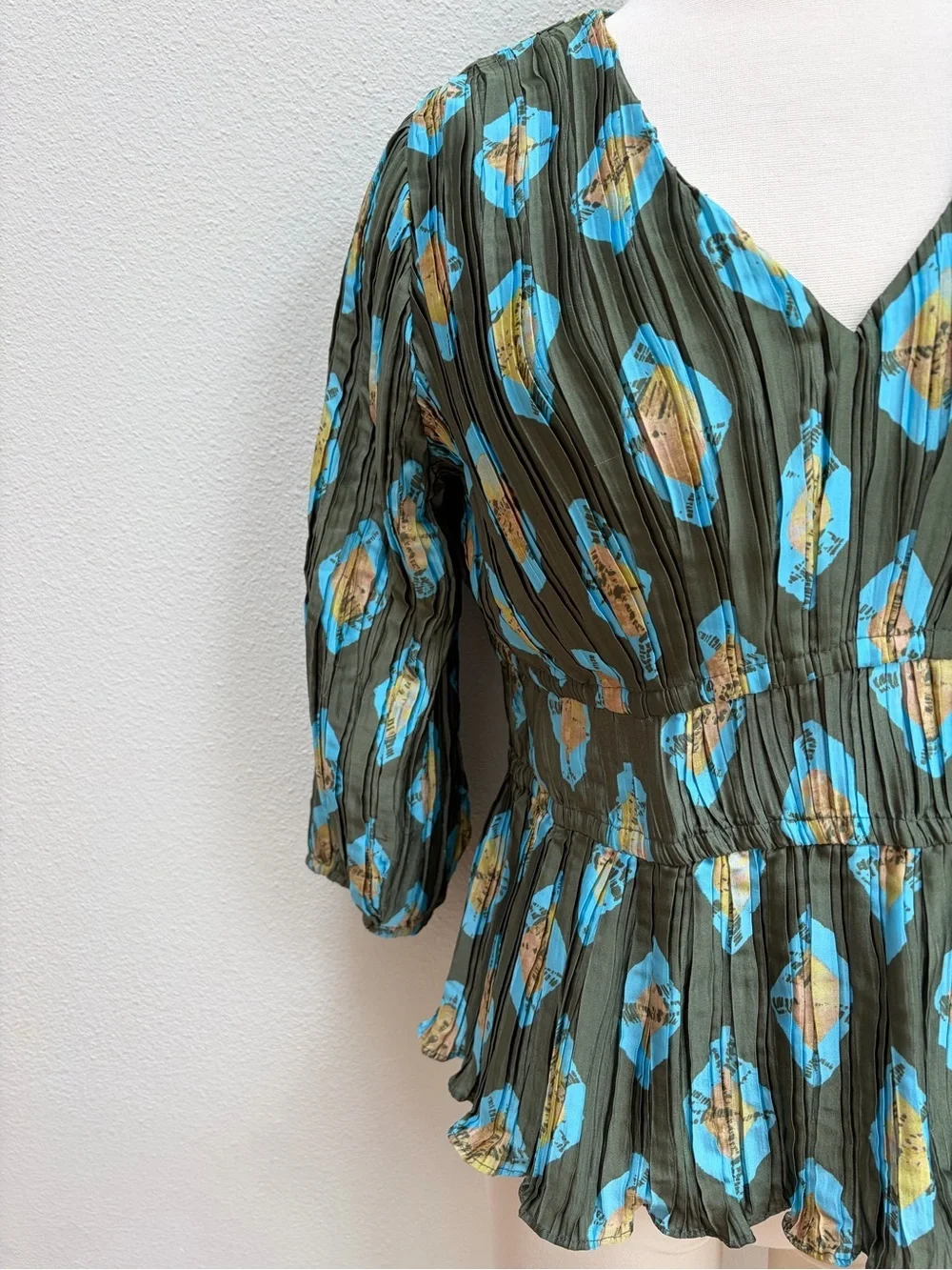 Tuckernuck Peplum Maisy Blouse Pintuck Geometric Shirt Blue Green Size Medium